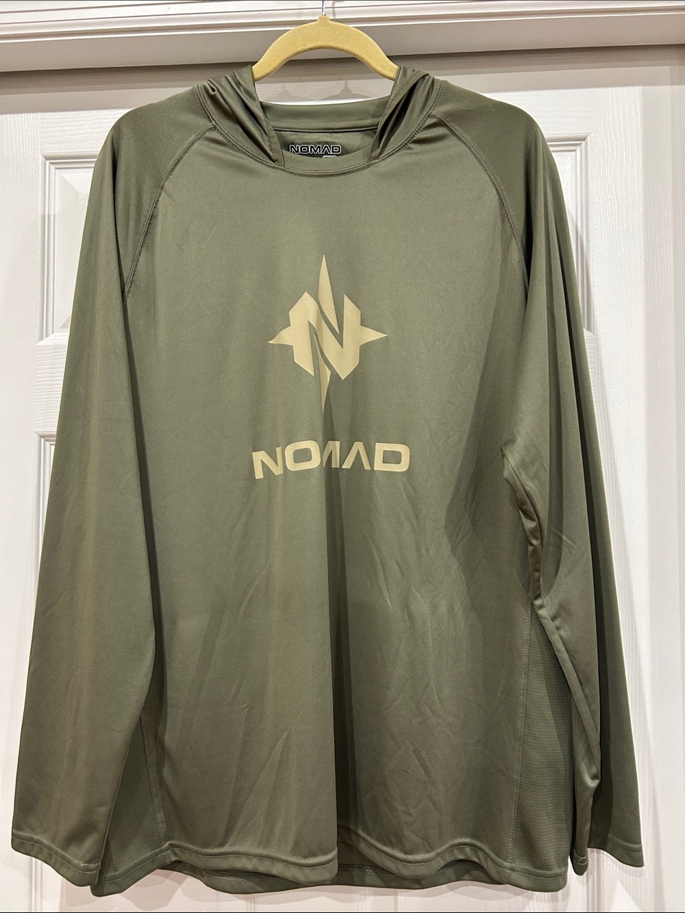 Mens size XL NOMAD long sleeve top hoodie
